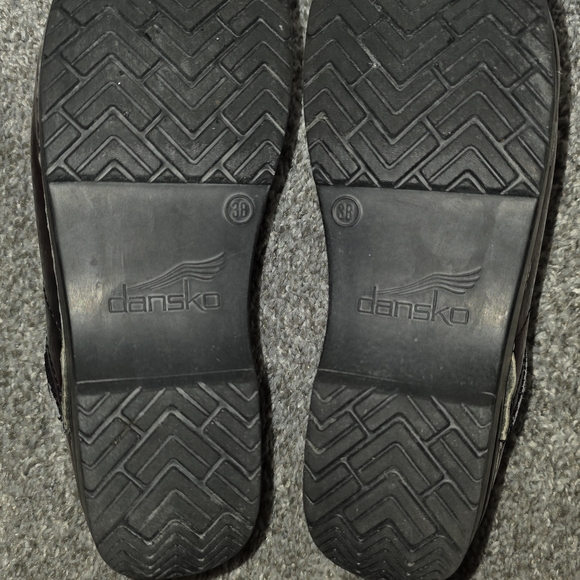 Dansko Professional clogs red black marble patent leather finish size 38 (7.5) * - Picture 16 of 16